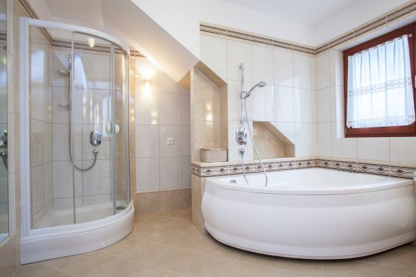 Cost of Oversized Bathtub Installation in Lake City